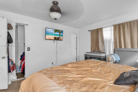 House in Margate, Florida 3 bedrooms, 146.41 sq.m. № 1956172 - photo 19