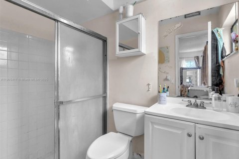 House in Margate, Florida 3 bedrooms, 146.41 sq.m. № 1956172 - photo 23