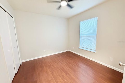 House in Apopka, Florida 4 bedrooms, 142.14 sq.m. № 2306750 - photo 18