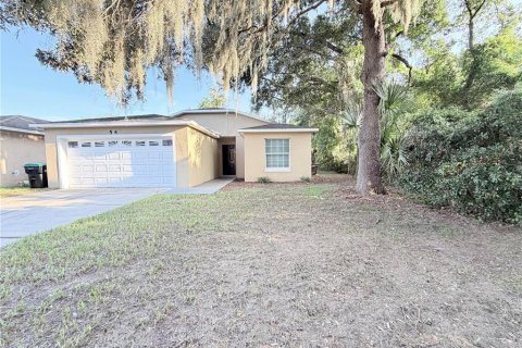 House in Apopka, Florida 4 bedrooms, 142.14 sq.m. № 2306750 - photo 29