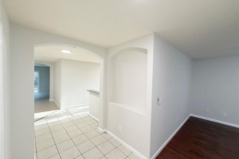 House in Apopka, Florida 4 bedrooms, 142.14 sq.m. № 2306750 - photo 22