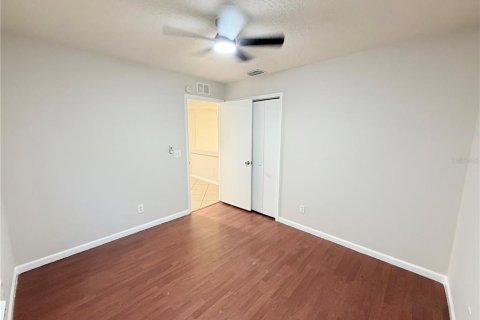 House in Apopka, Florida 4 bedrooms, 142.14 sq.m. № 2306750 - photo 19