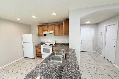 House in Apopka, Florida 4 bedrooms, 142.14 sq.m. № 2306750 - photo 7