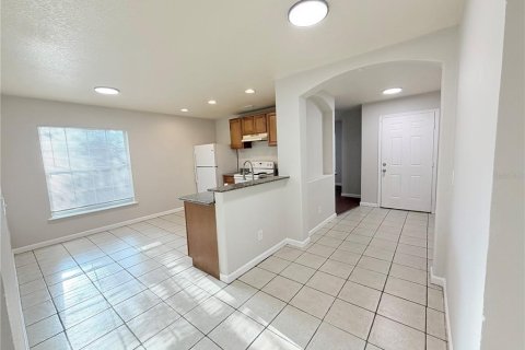 House in Apopka, Florida 4 bedrooms, 142.14 sq.m. № 2306750 - photo 6