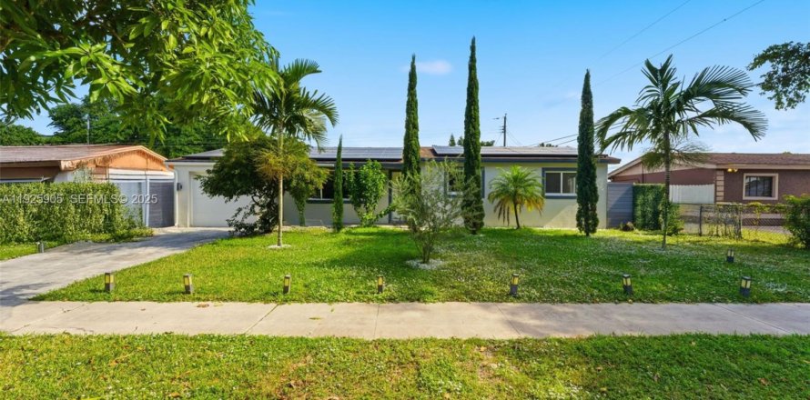 House in Hollywood, Florida 3 bedrooms, 94.57 sq.m. № 1984442