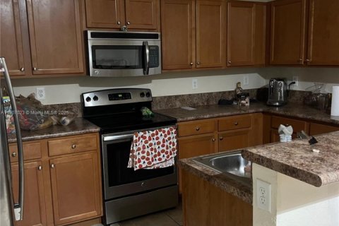 Touwnhouse à vendre à Hialeah, Floride: 3 chambres, 146.23 m2 № 1964020 - photo 5