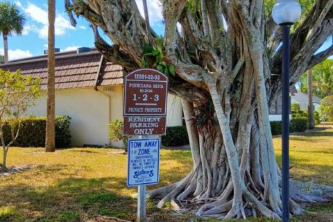 Condo in Royal Palm Beach, Florida, 2 bedrooms № 2190770 - photo 18
