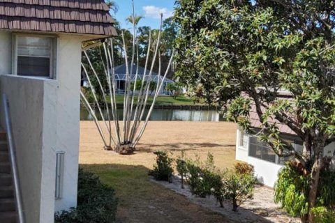 Condo in Royal Palm Beach, Florida, 2 bedrooms № 2190770 - photo 11