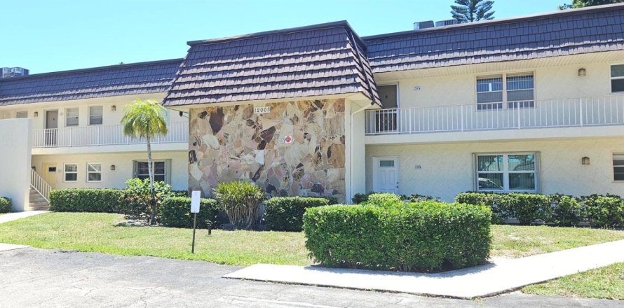 Condo in Royal Palm Beach, Florida, 2 bedrooms № 2190770