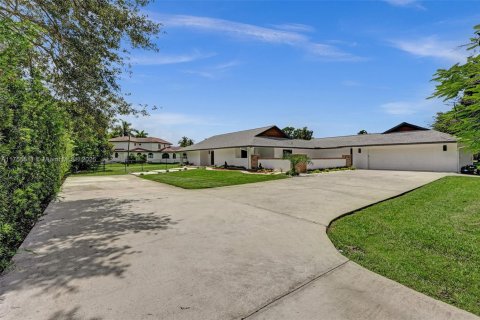 Casa en venta en Plantation, Florida, 3 dormitorios, 226.87 m2 № 1704046 - foto 2