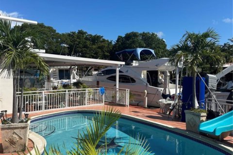 Купить виллу или дом в Норт-Майами, Флорида 5 спален, 194.72м2, № 2062265 - фото 4