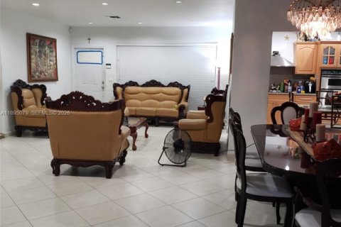 House in North Miami, Florida 5 bedrooms, 194.72 sq.m. № 2062265 - photo 27