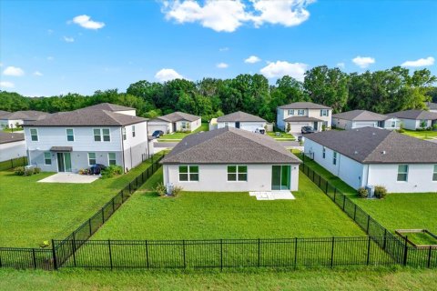 House in Zephyrhills, Florida 4 bedrooms, 171.78 sq.m. № 1911883 - photo 21