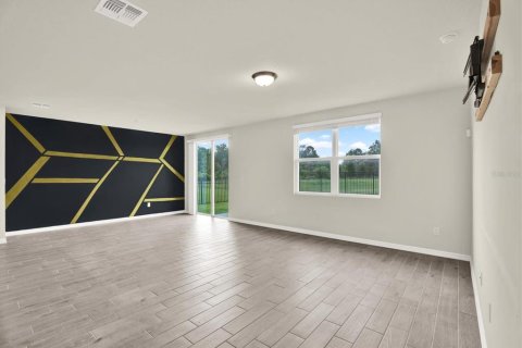 House in Zephyrhills, Florida 4 bedrooms, 171.78 sq.m. № 1911883 - photo 7