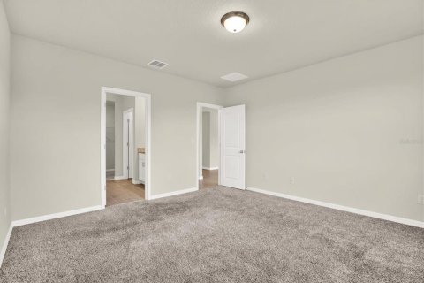House in Zephyrhills, Florida 4 bedrooms, 171.78 sq.m. № 1911883 - photo 10