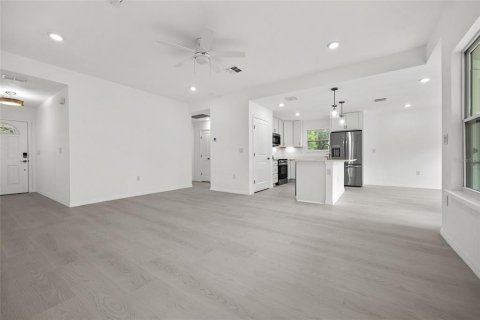 House in Hawthorne, Florida 3 bedrooms, 134.06 sq.m. № 1608522 - photo 5
