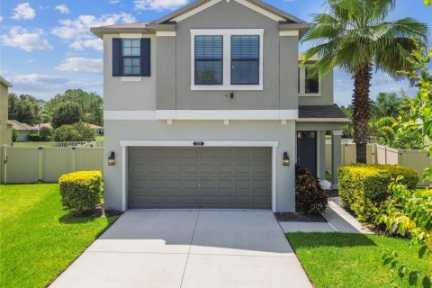 Casa en venta en Land O' Lakes, Florida, 4 dormitorios, 257.8 m2 № 1909859 - foto 1