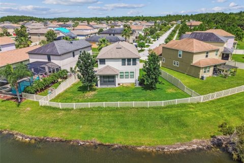Casa en venta en Land O' Lakes, Florida, 4 dormitorios, 257.8 m2 № 1909859 - foto 4