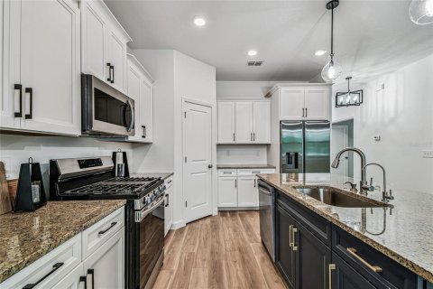 Casa en venta en Land O' Lakes, Florida, 4 dormitorios, 257.8 m2 № 1909859 - foto 17