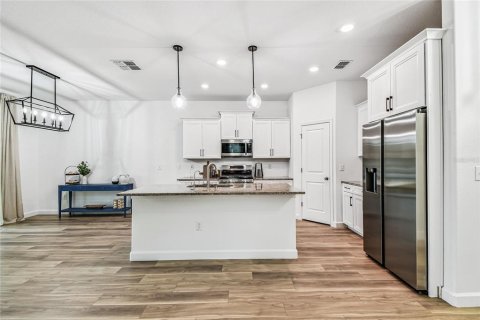 Casa en venta en Land O' Lakes, Florida, 4 dormitorios, 257.8 m2 № 1909859 - foto 15