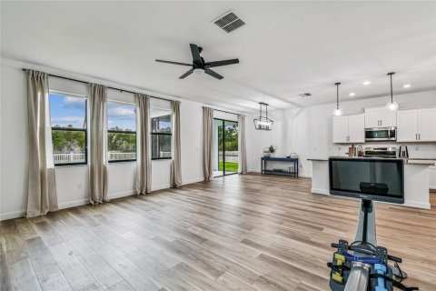 Casa en venta en Land O' Lakes, Florida, 4 dormitorios, 257.8 m2 № 1909859 - foto 26