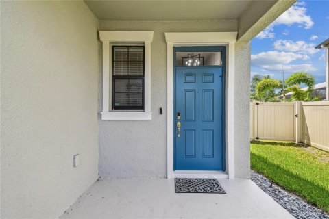 Casa en venta en Land O' Lakes, Florida, 4 dormitorios, 257.8 m2 № 1909859 - foto 5