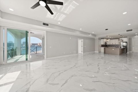 Condo in Clearwater, Florida, 3 bedrooms  № 2195381 - photo 6