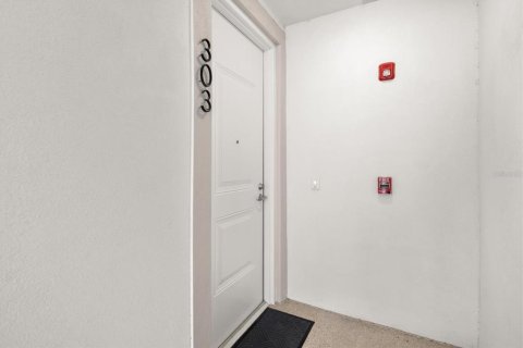 Condo in Clearwater, Florida, 3 bedrooms  № 2195381 - photo 27