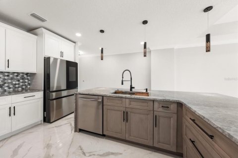 Condo in Clearwater, Florida, 3 bedrooms  № 2195381 - photo 23