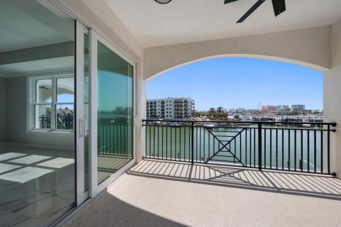 Condo in Clearwater, Florida, 3 bedrooms  № 2195381 - photo 14