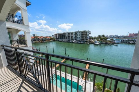 Condo in Clearwater, Florida, 3 bedrooms  № 2195381 - photo 15