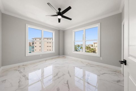 Condo in Clearwater, Florida, 3 bedrooms  № 2195381 - photo 18