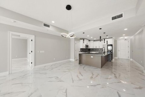 Condo in Clearwater, Florida, 3 bedrooms  № 2195381 - photo 25
