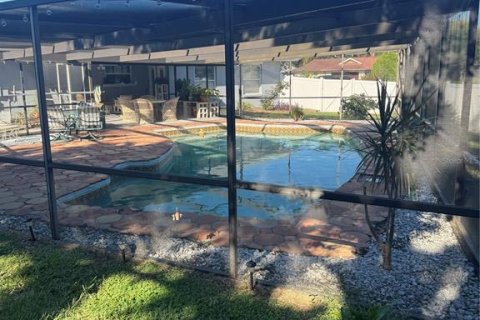 Casa en venta en Brandon, Florida, 4 dormitorios, 152.82 m2 № 2384250 - foto 18