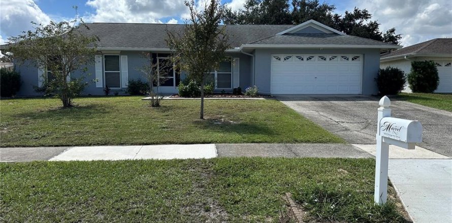Casa en Brandon, Florida 4 dormitorios, 152.82 m2 № 2384250