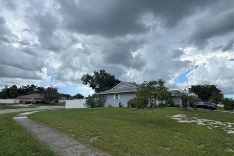 Casa en venta en Brandon, Florida, 4 dormitorios, 152.82 m2 № 2384250 - foto 3