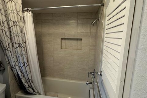 Casa en venta en Brandon, Florida, 4 dormitorios, 152.82 m2 № 2384250 - foto 12