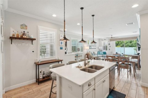 Townhouse in Palm Harbor, Florida 3 bedrooms, 170.94 sq.m. № 1681732 - photo 15
