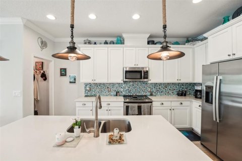 Townhouse in Palm Harbor, Florida 3 bedrooms, 170.94 sq.m. № 1681732 - photo 17