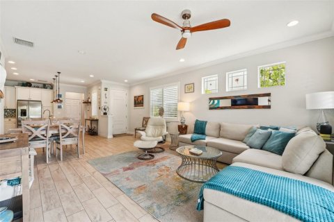 Townhouse in Palm Harbor, Florida 3 bedrooms, 170.94 sq.m. № 1681732 - photo 6