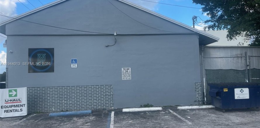 Propiedad comercial en Miami, Florida № 2000852