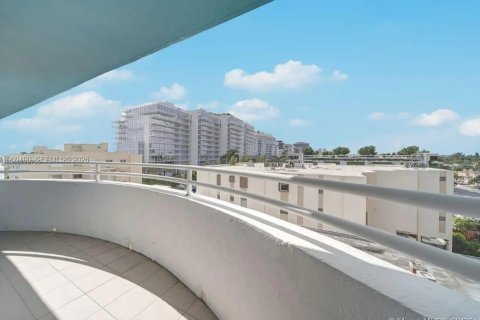 Купить кондоминиум в Серфсайд, Флорида 1 спальня, 71.53м2, № 2024408 - фото 19