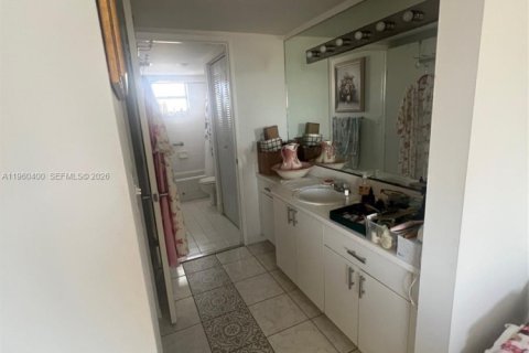 Купить кондоминиум в Серфсайд, Флорида 1 спальня, 71.53м2, № 2024408 - фото 9