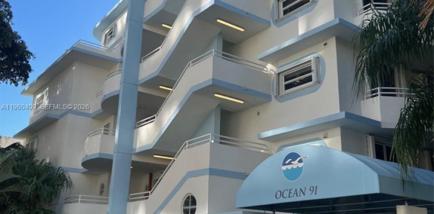 Кондоминиум с 1 спальней в Серфсайд, Флорида № 2024408