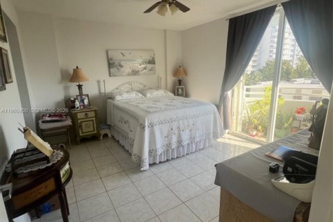 Купить кондоминиум в Серфсайд, Флорида 1 спальня, 71.53м2, № 2024408 - фото 6