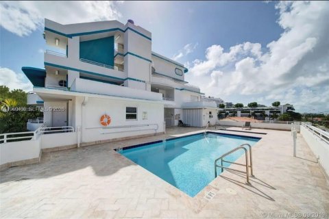 Купить кондоминиум в Серфсайд, Флорида 1 спальня, 71.53м2, № 2024408 - фото 15