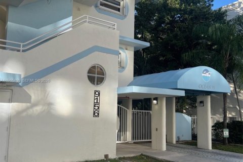 Купить кондоминиум в Серфсайд, Флорида 1 спальня, 71.53м2, № 2024408 - фото 23