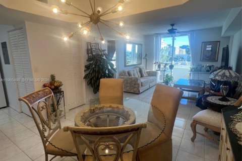 Купить кондоминиум в Серфсайд, Флорида 1 спальня, 71.53м2, № 2024408 - фото 4