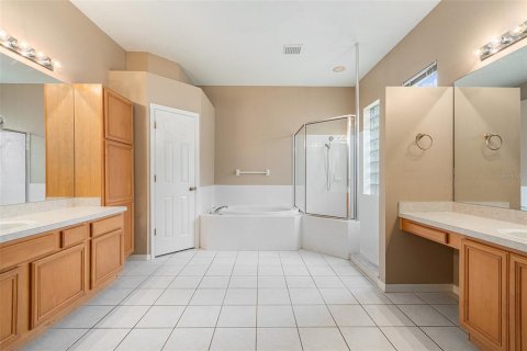 House in Tampa, Florida 4 bedrooms, 270.07 sq.m. № 1837679 - photo 15