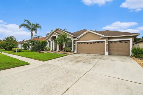 House in Tampa, Florida 4 bedrooms, 270.07 sq.m. № 1837679 - photo 2